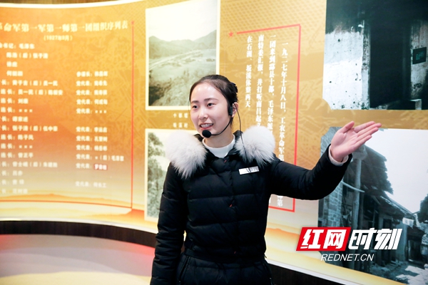 擔(dān)任講解員的受助學(xué)生張江慧熱情洋溢地講述炎陵紅軍標(biāo)語(yǔ)故事.JPG