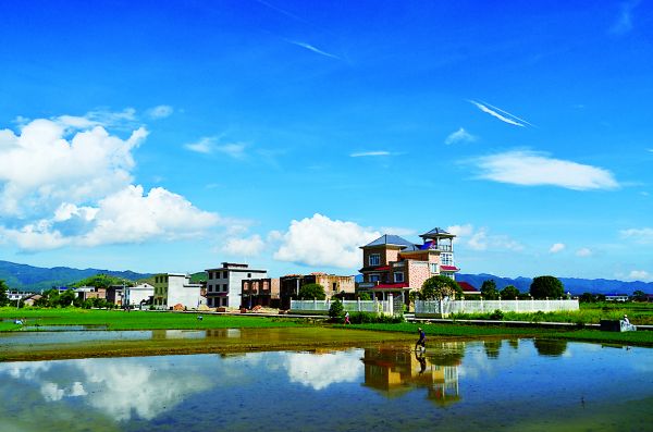 潔凈美麗的炎陵農(nóng)村。 方弘 攝