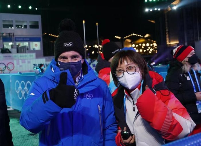 摩納哥親王、薩馬蘭奇為他們點贊！冬奧頒獎廣場上這些身影值得銘記