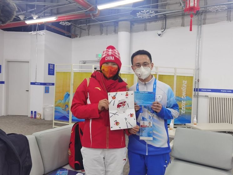 摩納哥親王、薩馬蘭奇為他們點贊！冬奧頒獎廣場上這些身影值得銘記