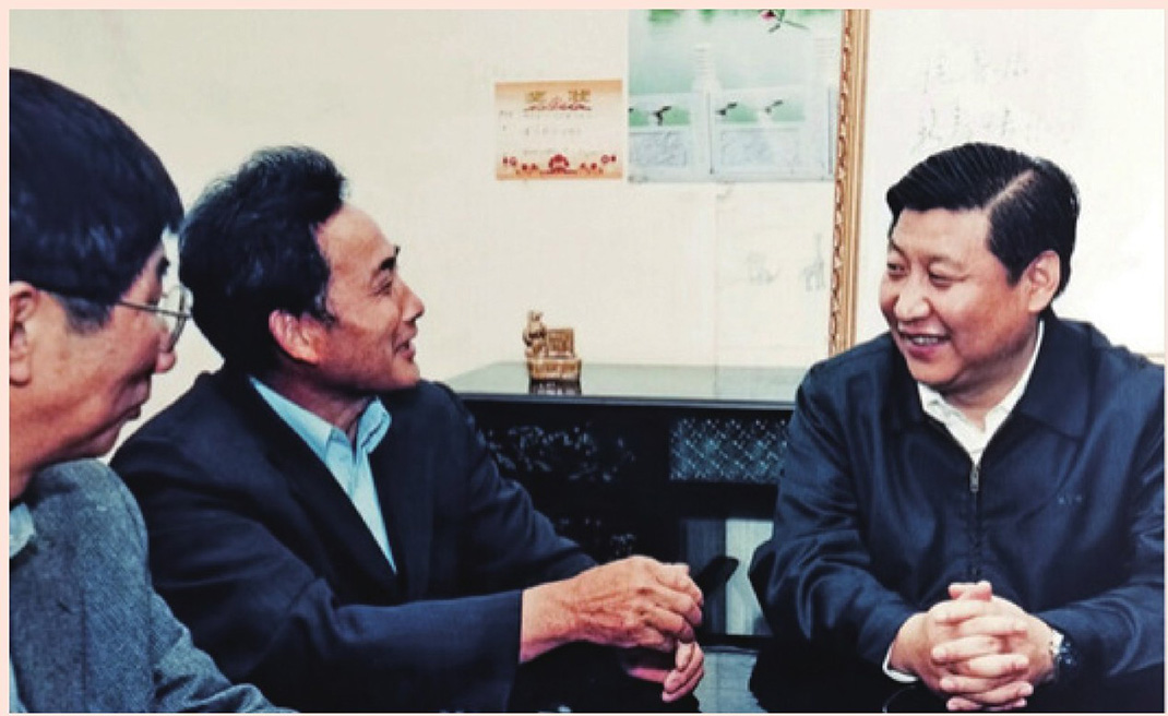 2003年4月24日，時(shí)任浙江省委書(shū)記習(xí)近平在浙江下姜村調(diào)研。
